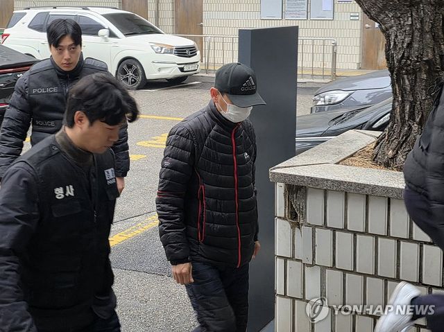 고개 숙인 '태국인 아내 특수상해' 40대