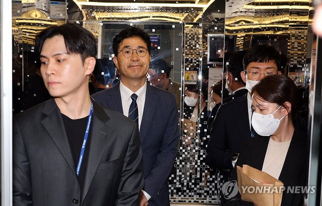 '공직선거법 위반 혐의', 이원택 전북도지사후보 경찰 출석