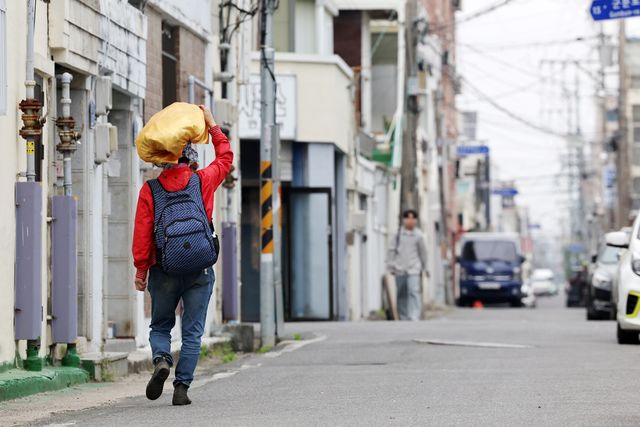 가정의달에도 한산한 광주 남구 월산동 거리