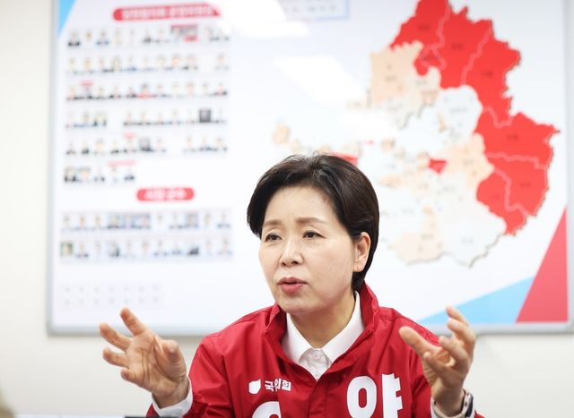 인터뷰 하는 국민의힘 양향자 후보