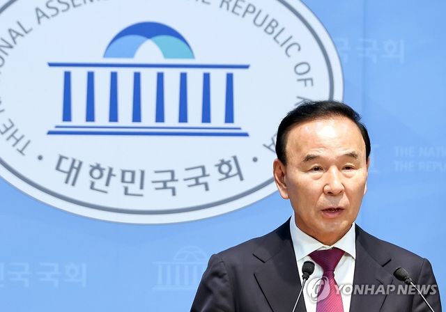 국회부의장 출마 기자회견 하는 국민의힘 박덕흠 의원