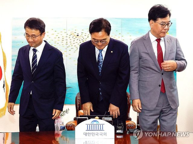 여야 원내대표, 기념 촬영을 마치고