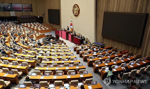 39년 만의 개헌 불발…안건 없는 본회의