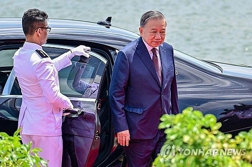 스리랑카 국빈 방문한 또 럼 베트남 서기장