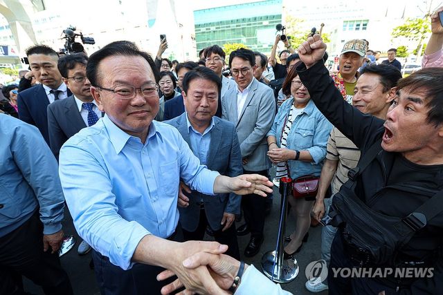 서문시장 찾은 김부겸