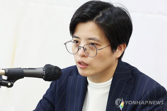 부커상 수상 소감 말하는 양솽쯔 작가