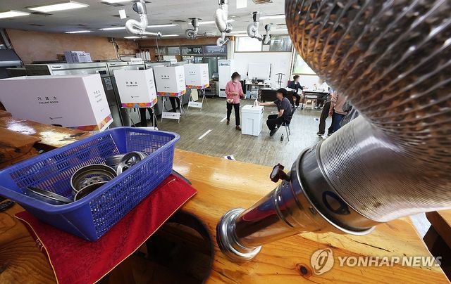 고깃집에 마련된 투표소
