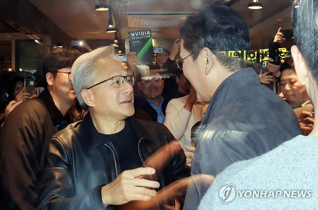 인사 나누는 젠슨 황-이재용