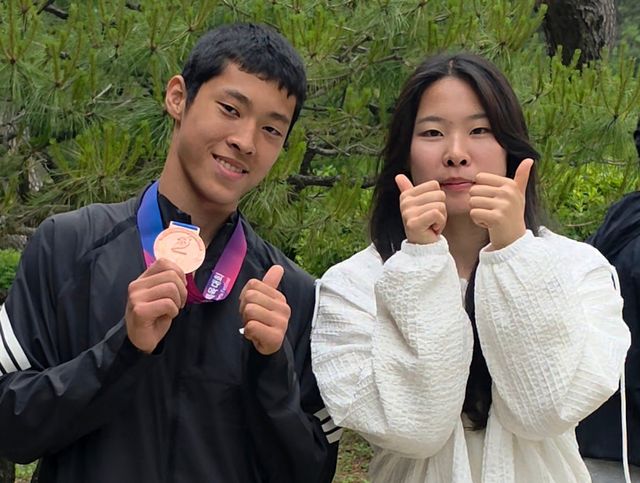이하랑(왼쪽) 선수와 누나 이새봄 선수
