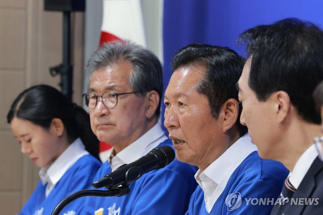 발언하는 정청래 총괄상임선거대책위원장