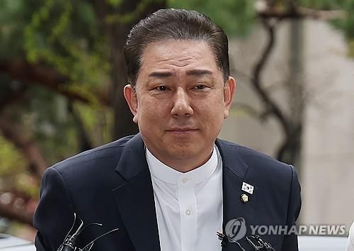 조사 향하는 김병기