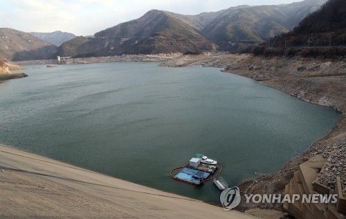 2018년 1월 가뭄이 심했을 때 밀양댐. [연합뉴스 자료사진]