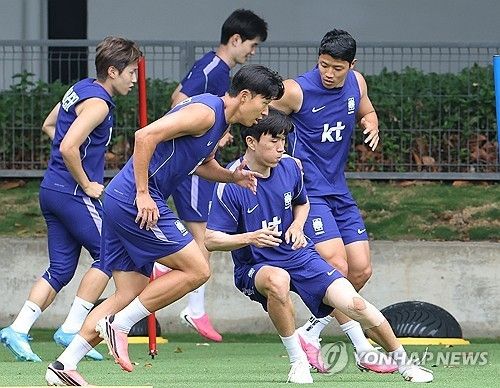 훈련하는 한국 대표팀