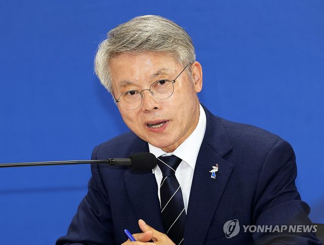 인사말 하는 민형배 당선인
