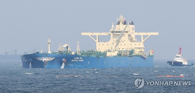 호르무즈 탈출한 첫 한국 유조선 '유니버설 위너'호