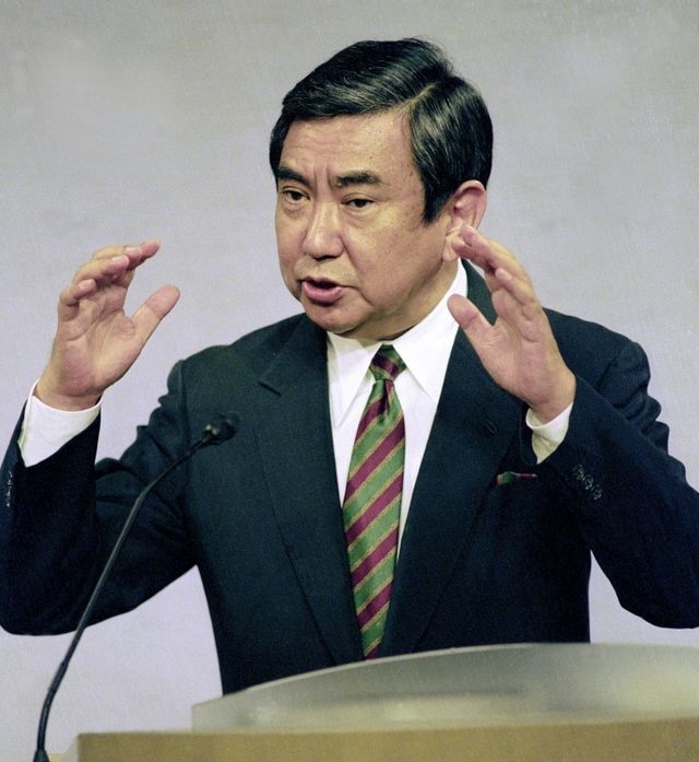 1993년 '고노 담화' 발표하는 고노 전 관방장관