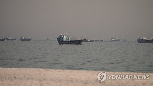 호르무즈 해협의 선박들