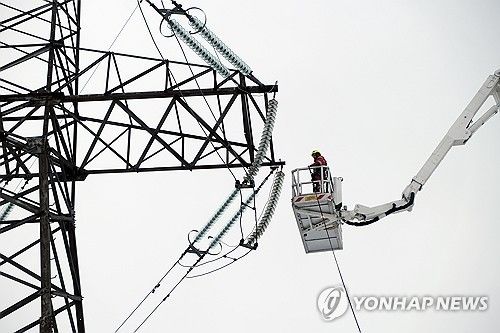 라트비아 송전탑. [EPA=연합뉴스 자료사진]