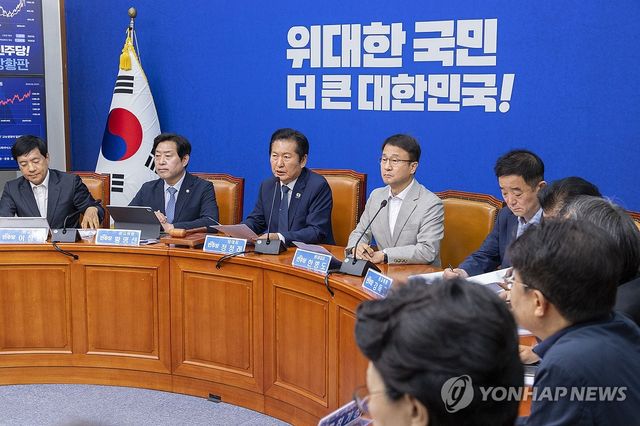 지방선거 이후 첫 공개 최고위에서 발언하는 정청래 대표