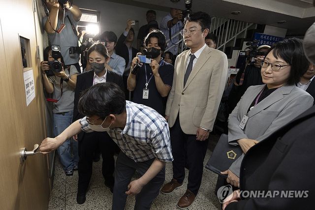 '투표용지 부족' 잠실7동 투표소 현장검증