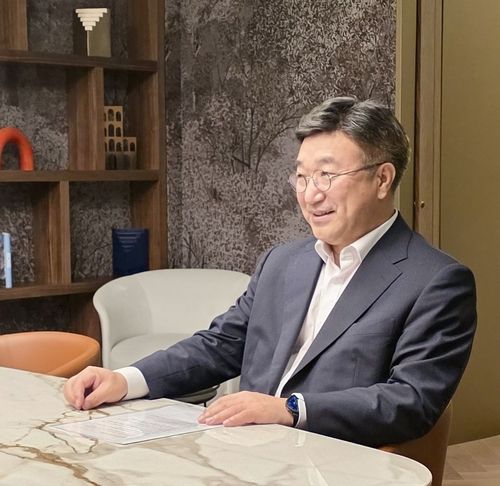연합뉴스와 인터뷰하는 윤호중 행정안전부 장관