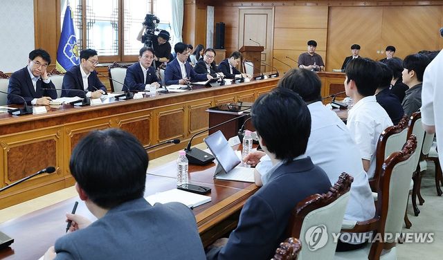 대학생 대표 만난 김민석 국무총리