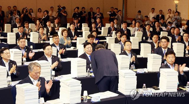 한 자리에 모인 전남광주통합시의원 당선인들