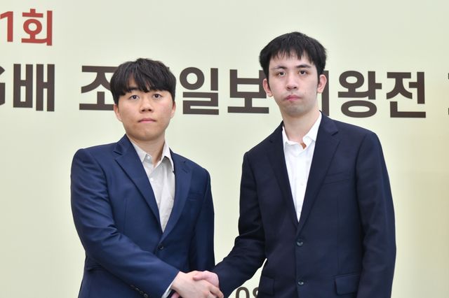 31회 LG배 결승에서 맞붙는 신민준(왼쪽) 9단과 왕싱하오 9단.