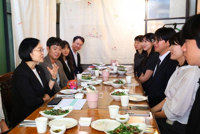 오찬 간담회 모습