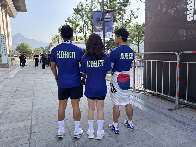 연차 쓰고 거리 응원에 나선 직장인들