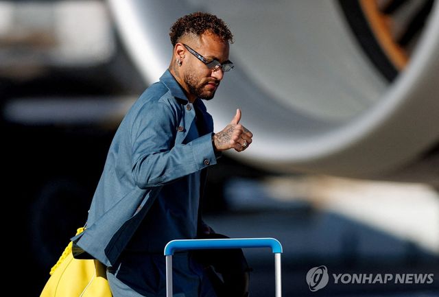 2일(현지시간) 미국 뉴어크 공항에 도착한 네이마르