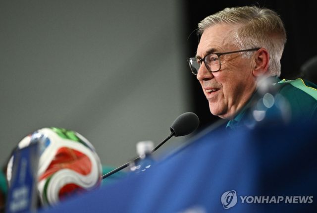 12일(현지시간) 기자회견하는 카를로 안첼로티 브라질 대표팀 감독