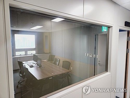 '음주 회유' 지목된 수원지검 1313호 영상녹화실 