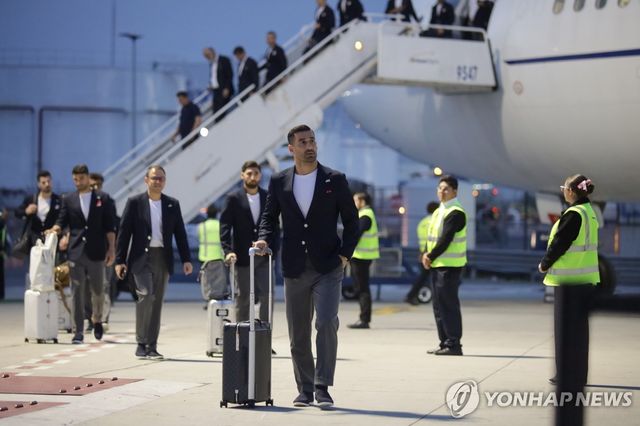 멕시코 티후아나 공항에 도착한 이란 축구 대표 선수들