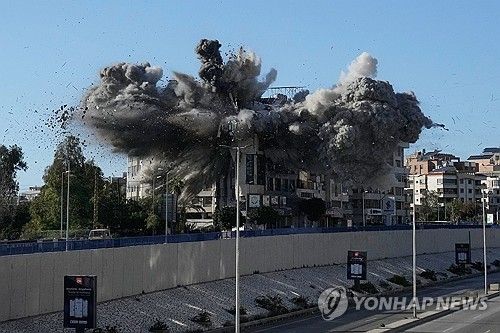 지난 3월 이스라엘군의 베이루트 공습 순간. 기사 내용과 직접 관련 없음.
