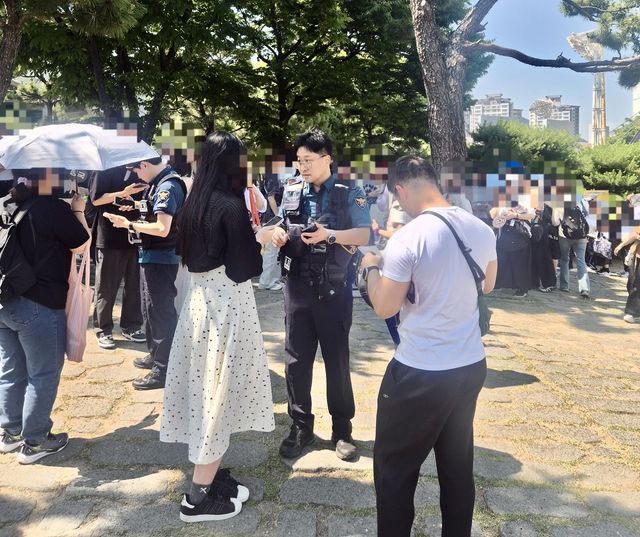BTS 부산공연 암표거래 단속 현장