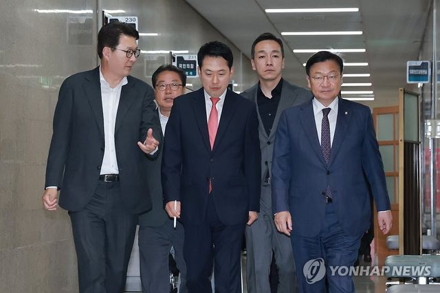 '서울 재선거 소청 논의' 긴급 최고위 향하는 국민의힘 지도부