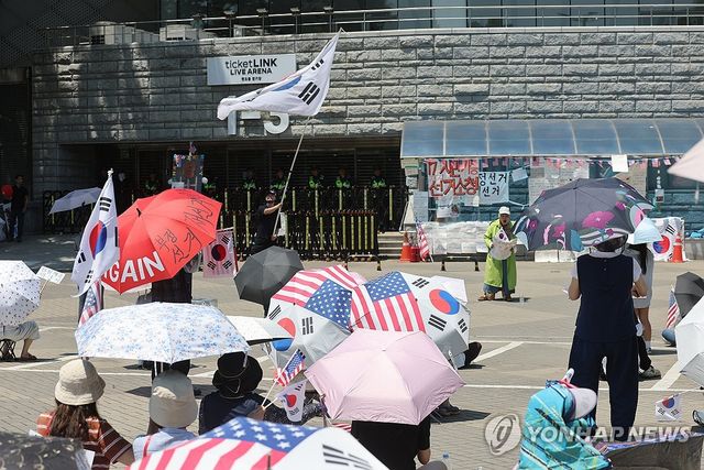 개표소 시위 11일째 장기화