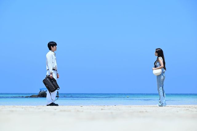 인도 스타 배우 아누쉬카 센과 강형석