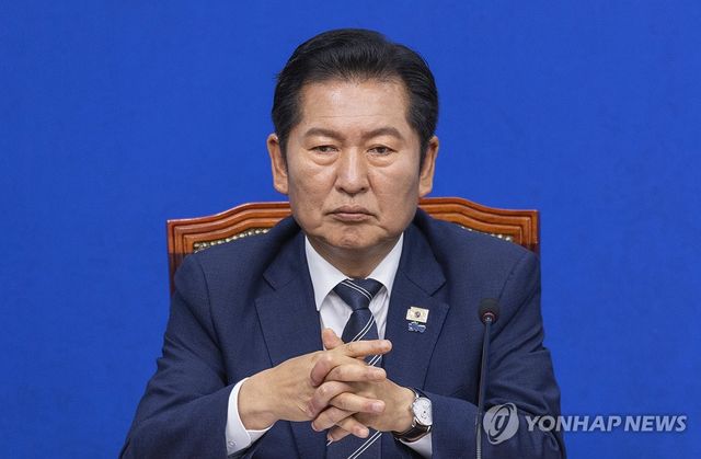 강득구 최고위원 발언듣는 정청래 대표