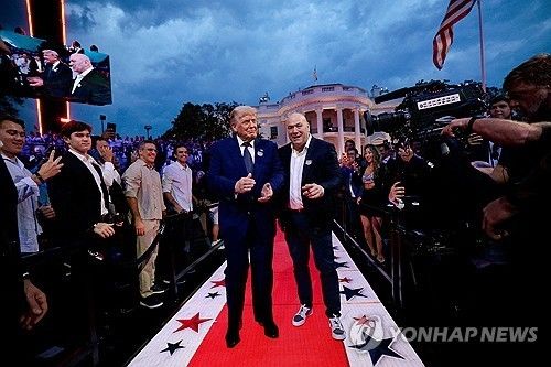 트럼프 대통령과 데이나 화이트 UFC 회장 