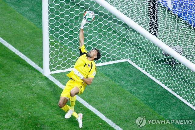 눈부신 선방 빛나는 40세 골키퍼 보지냐
