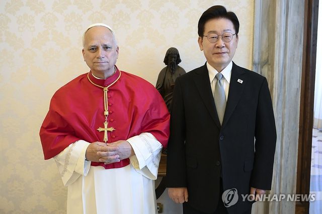 이재명 대통령과 레오 14세 교황