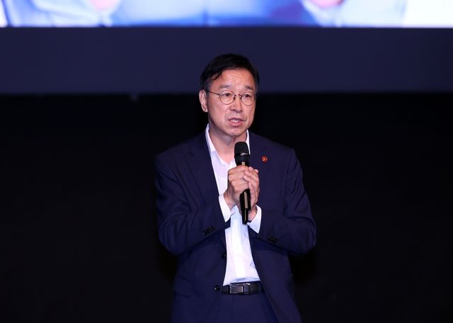 제주 AX 특강에서 인사말하는 위성곤 제주지사 당선인
