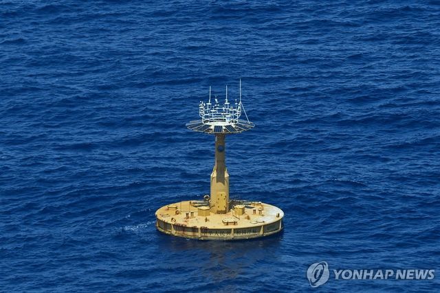 필리핀 "남중국해 암초에 中 설치 부유식 구조물 철거돼"