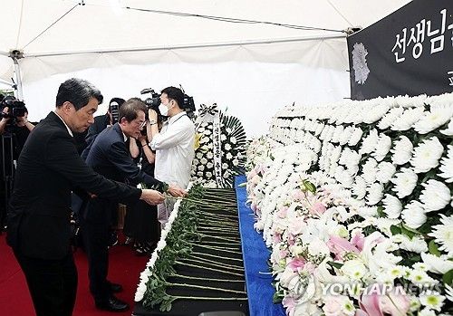 서이초 죽음에도 달라지지 않은 교단 