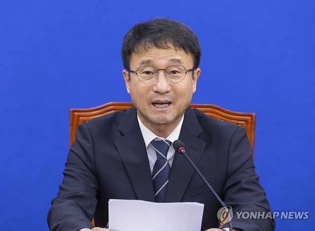 발언하는 한병도 원내대표
