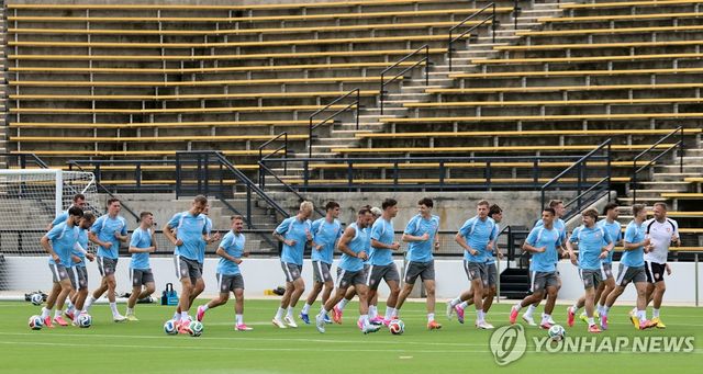 17일(현지시간) 미국 조지아주 케네소주립대에서 훈련하는 체코 선수들