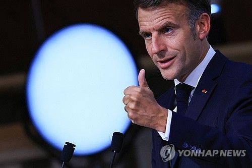 G7 정상회의 마무리하며 기자회견 하는 마크롱 대통령