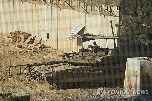레바논-이스라엘 국경의 이스라엘군 탱크